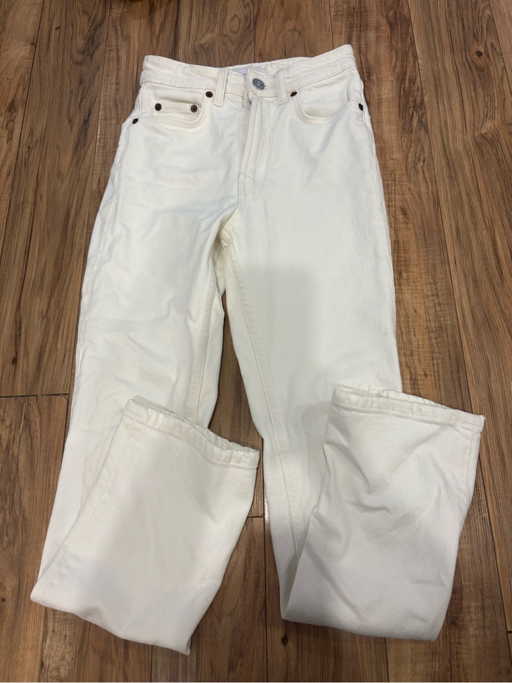 Zara White High-Rise Straight Jeans